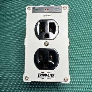 Tripp-Lite ISOBLOK 2-0 120V Diagnostic Surge Suppressor Noise Filter Outlet